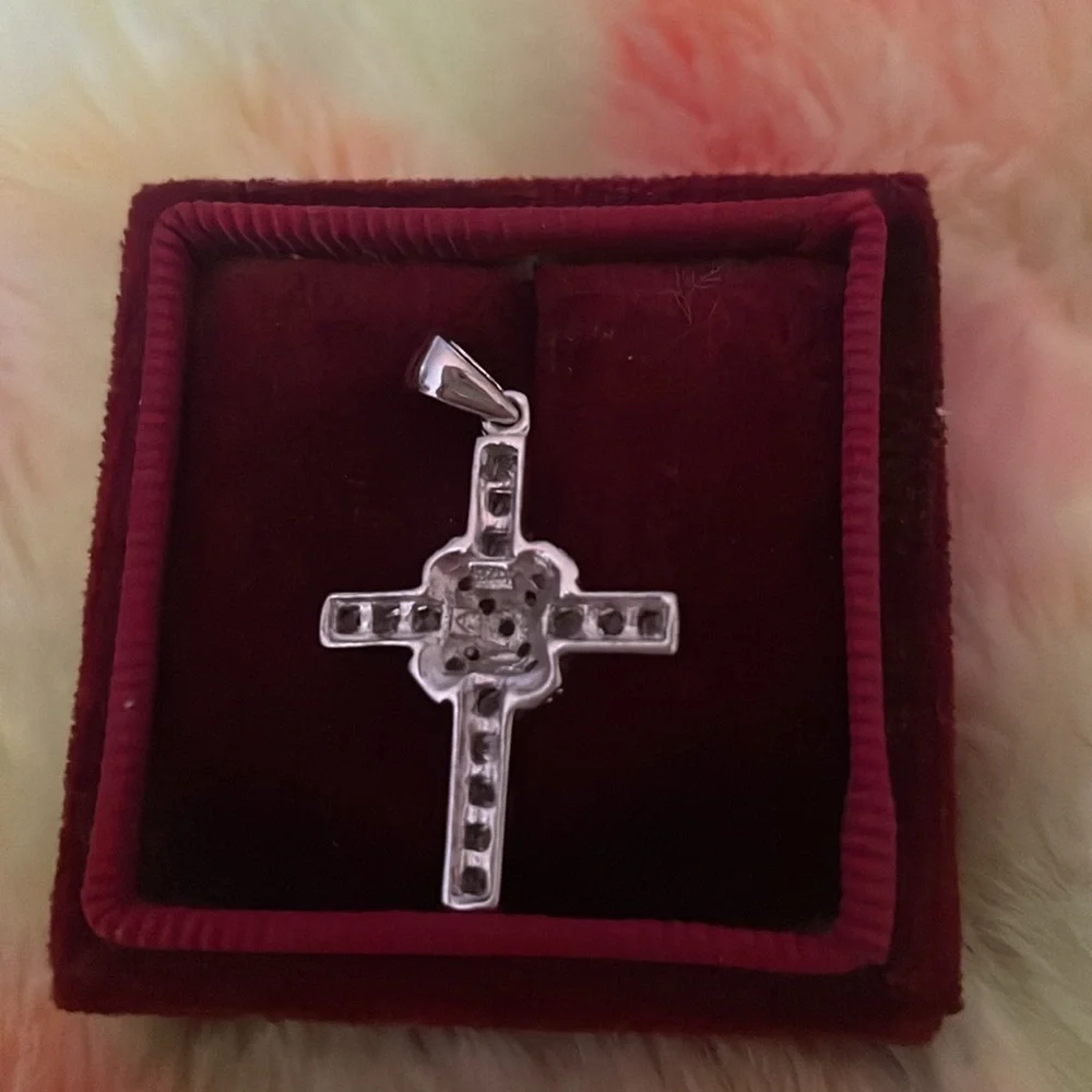 NWOT Solid .925 Sterling Silver CZ Cross Pendant - Picture 2 of 3